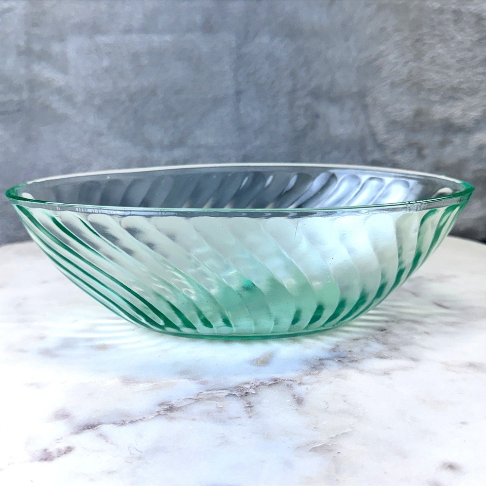 Green Uranium Glass Oval Bowl Swirl Pattern UV‎ Vaseline Vintage Starburst Base - Picture 2 of 10